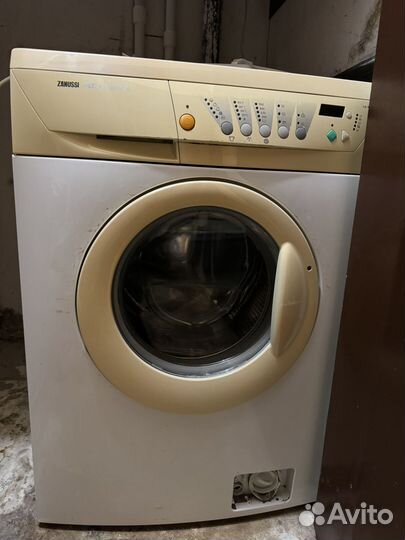 Стиральная машина на запчасти zanussi