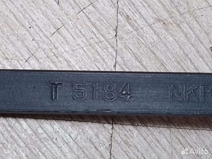 Поводок дворника Isuzu Elf NKR 66E усколобый