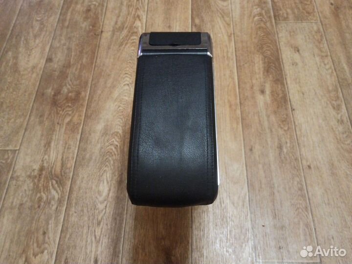 Подлокотник