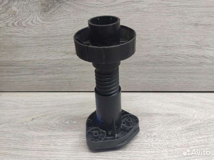 Крепление запасного колеса Mercedes C W204