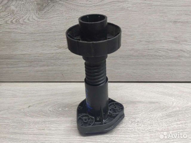 Крепление запасного колеса Mercedes C W204