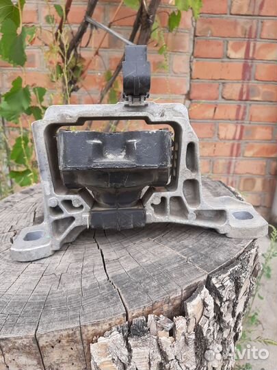Правая опора форд фокус 2