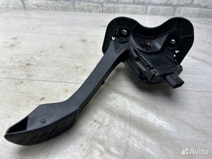Педаль газа Ford Transit 8
