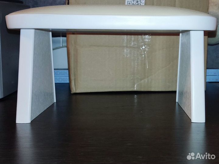 Маникюрная подставка