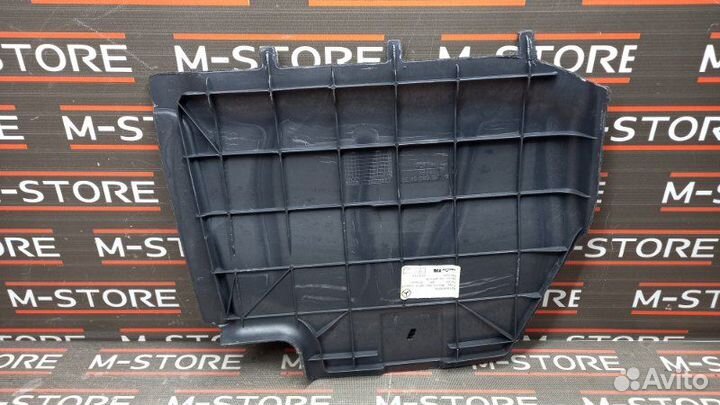 Накладка пола под задним сиденьем Mercedes-Benz