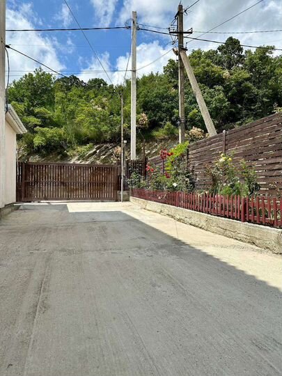 Дом 197 м² на участке 9 сот.