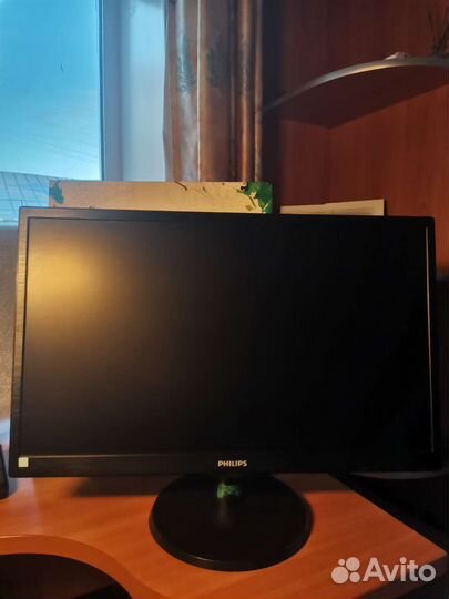 Монитор Philips 24 дюйма, TN, 1920*1080, vga, dvi
