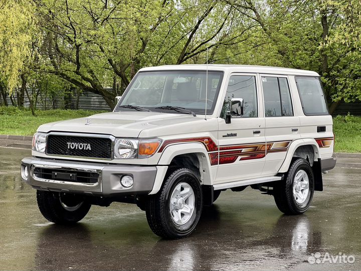 Toyota Land Cruiser 4.0 МТ, 2022, 30 км