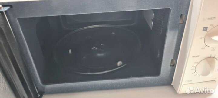 Микроволновая печь самсунг с грилем 20л CE2718NR