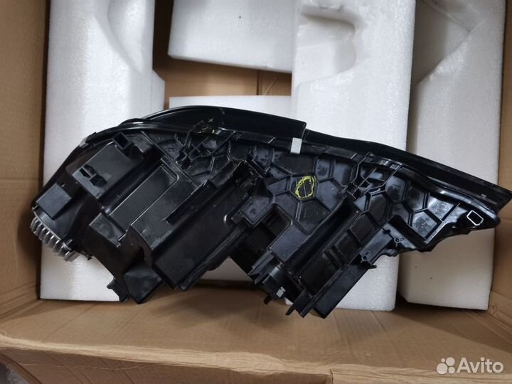 Фара передняя правая BMW g20