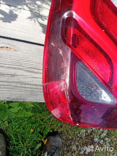 Задние фонарь