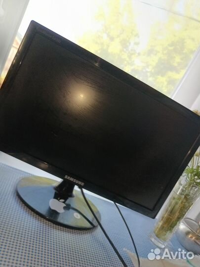 Монитор samsung