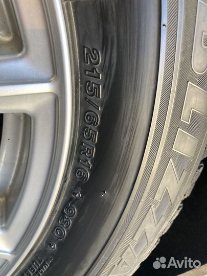 Bridgestone Blizzak Revo GZ 215/65 R16