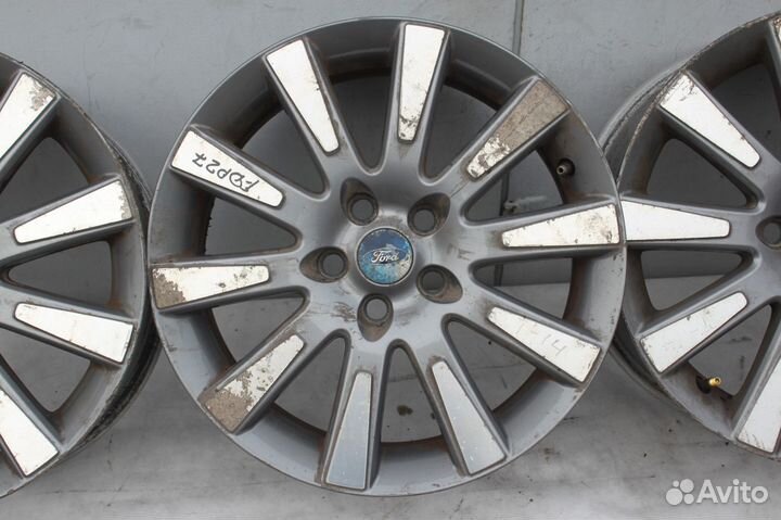 Комплект литых дисков R17