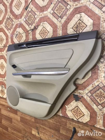 Обшивка двери задней правой Mercedes-Benz GL 164