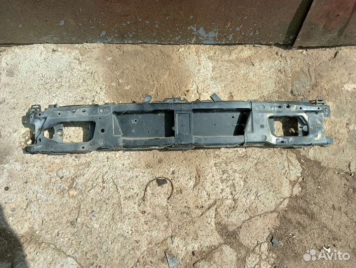 Усилитель переднего бампера volkswagen golf 3