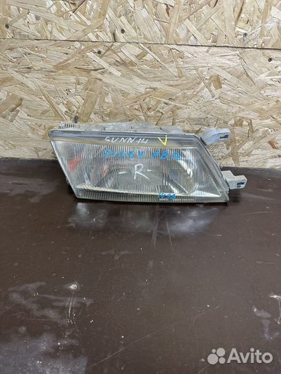 Фара Nissan Sunny FB14 1997 правая