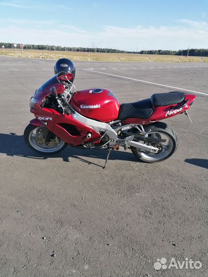 Kawasaki ZX9R