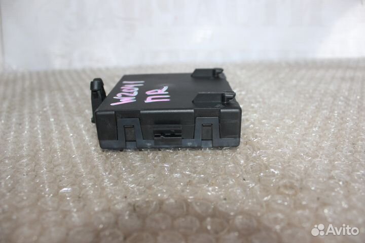 Блок упр-я двери пер прав Mercedes C-Class W204