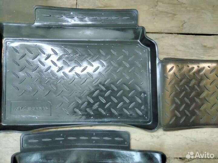 Продам ковры toyota avensis