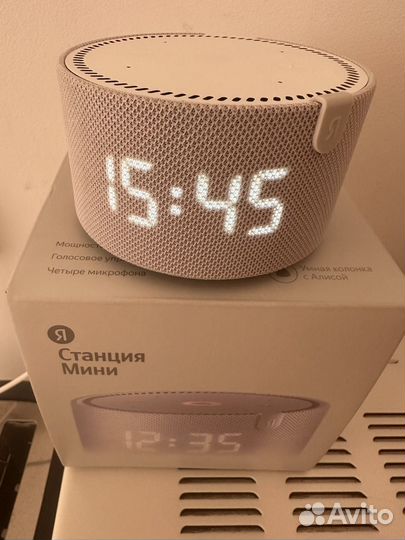 Яндекс станция алиса мини с часами