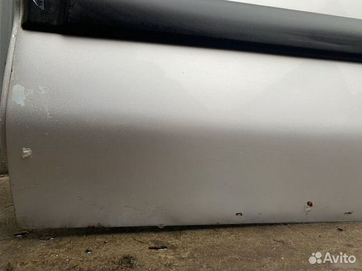 Дверь задняя левая Mitsubishi Carisma седан 1.6