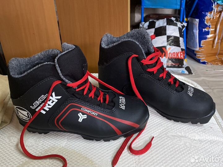 Лыжные ботинки