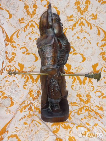 Старинная фигура Гуань Юй. Китай. 19 резьба дерево