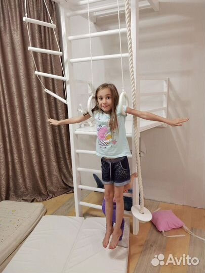 Шведская стенка с балконом