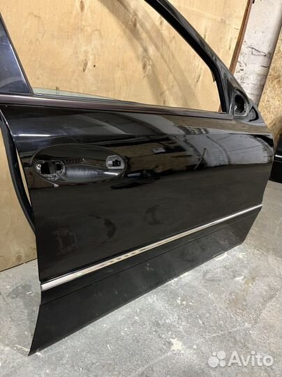 Дверь передняя поавач Мерседес w211 рест цвет 040U