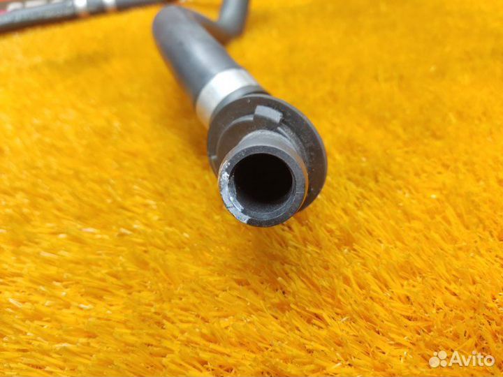 Патрубок системы охлаждения Mercedes-Benz E-Class