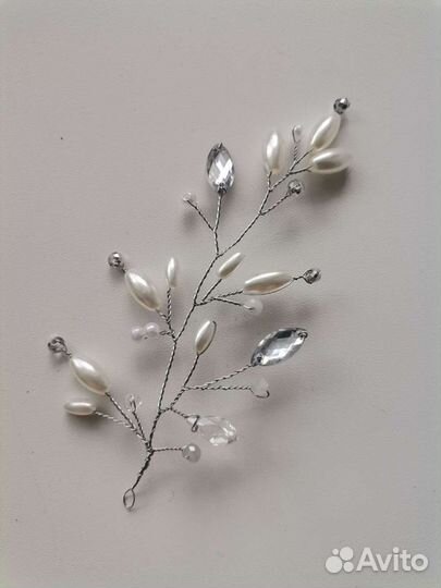 Веточка в прическу