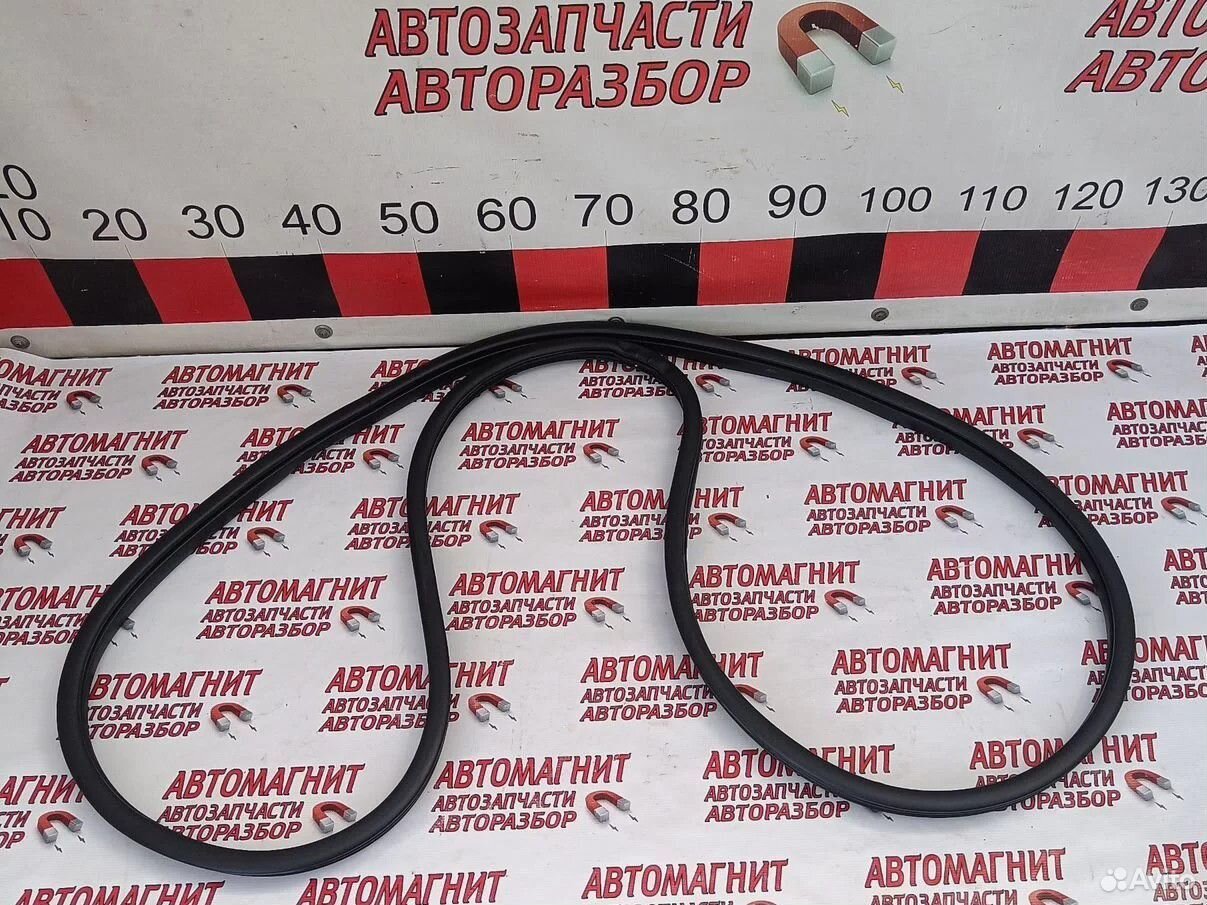 Уплотнитель двери передней правой Киа Соул 3 SK3