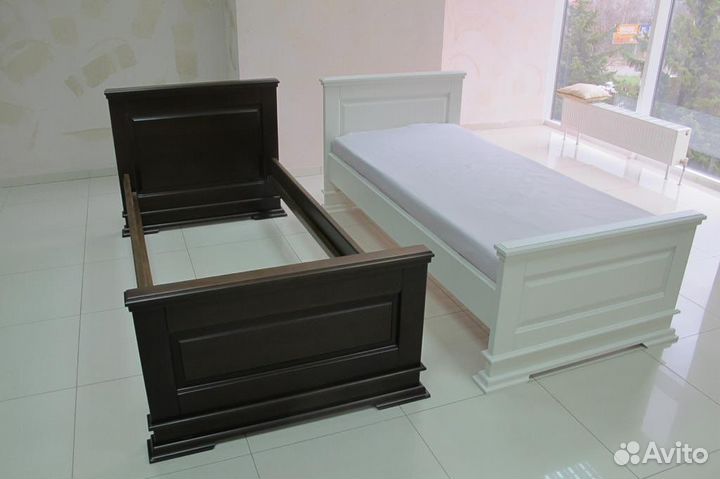 Кровать