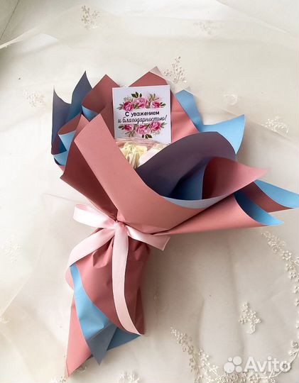 Мини-букеты из шоколадных роз