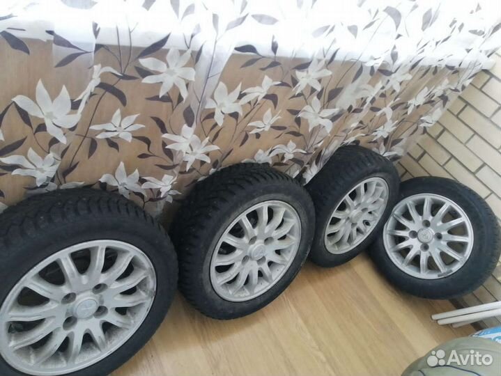 Литые диски на зимней резине.R15