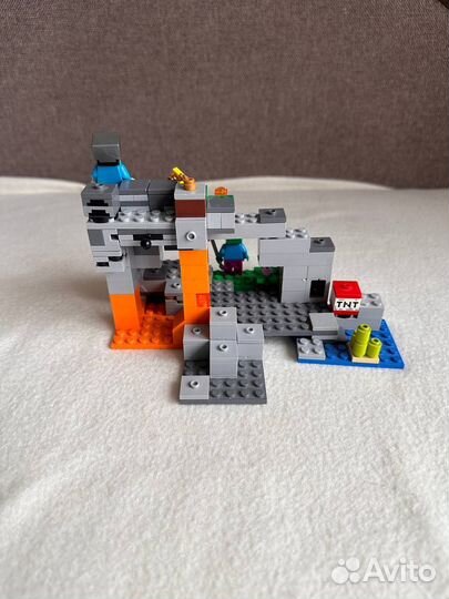 Lego майнкрафт Пещера зомби 21141