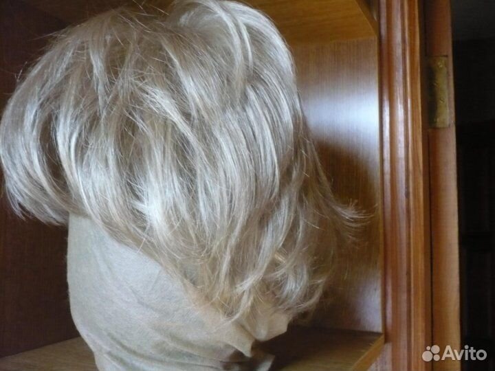 Парик женский
