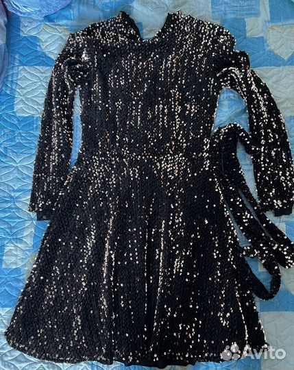 Платье с паетками