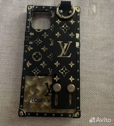 Чехол на iPhone 12