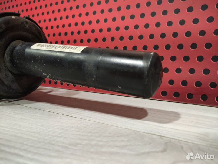 Амортизатор передний правый Porsche Macan 95B 2017