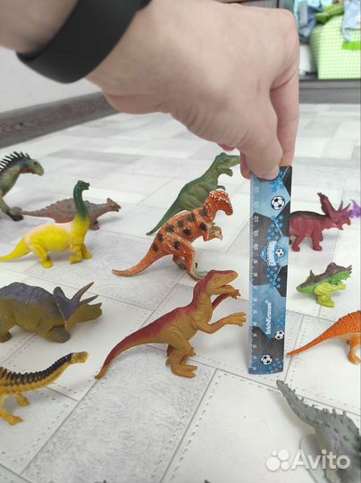 Динозавры игрушки