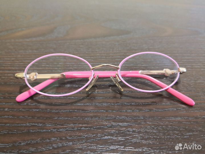 Новые детские очки не пользовалась и футляр