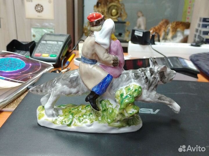 Фарфоровые статуэтки Иван царевич на сером волке