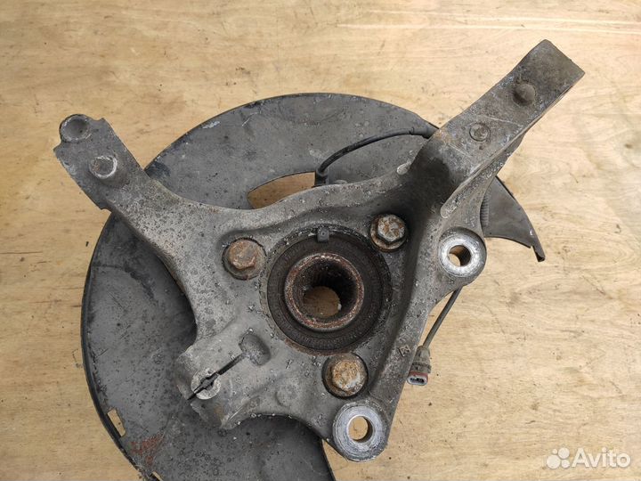 Кулак поворотный левый со ступицей Opel Insignia