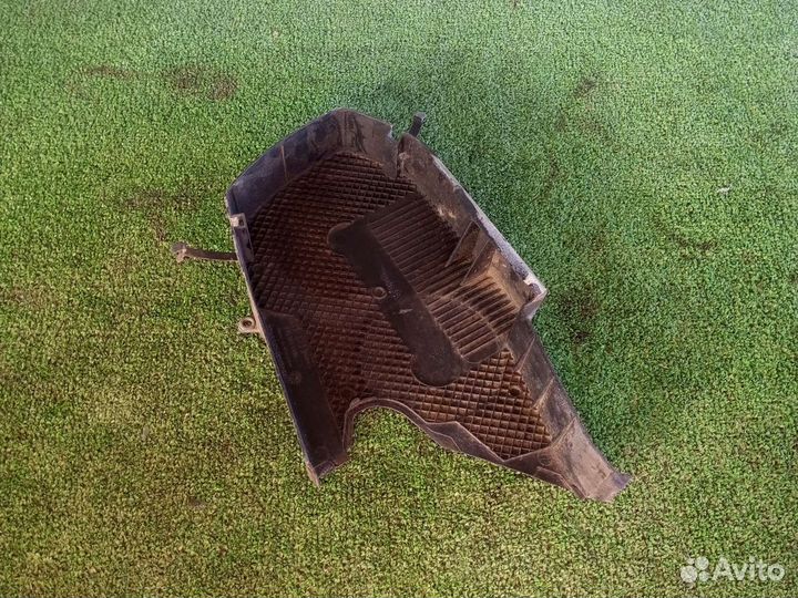 Кожух ремня грм (Верхний) VW Passat b5 1.6 AHL