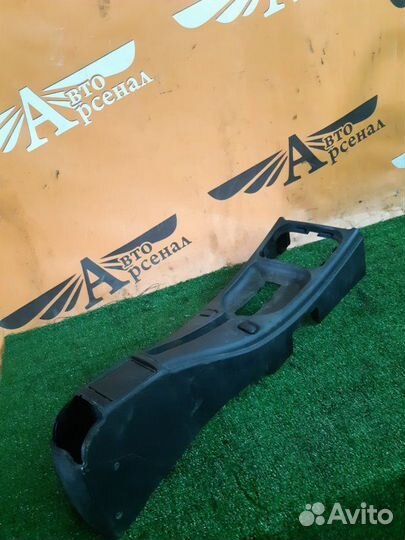 Консоль между сидений Ваз 21093 хэчбек 1 2003