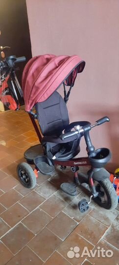 Трехколесный велосипед с родительской ручкой