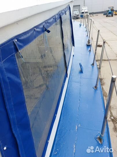 Катер водоизмещающий