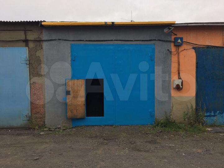 Гараж, > 30 м²